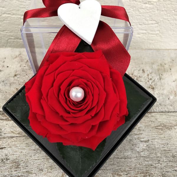 Image sur Boîte à bijoux noble avec rose stabilisée rouge et perle