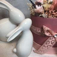 Blumenbox pastell in "salmone" mit Keramikhasen Duo