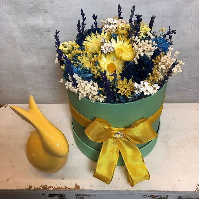 Blumenbox pastell in"gelb-blau" mit Hase