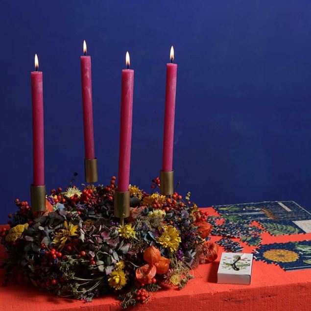 Image de Couronne de l'Avent "Colori", bougies en aubergine